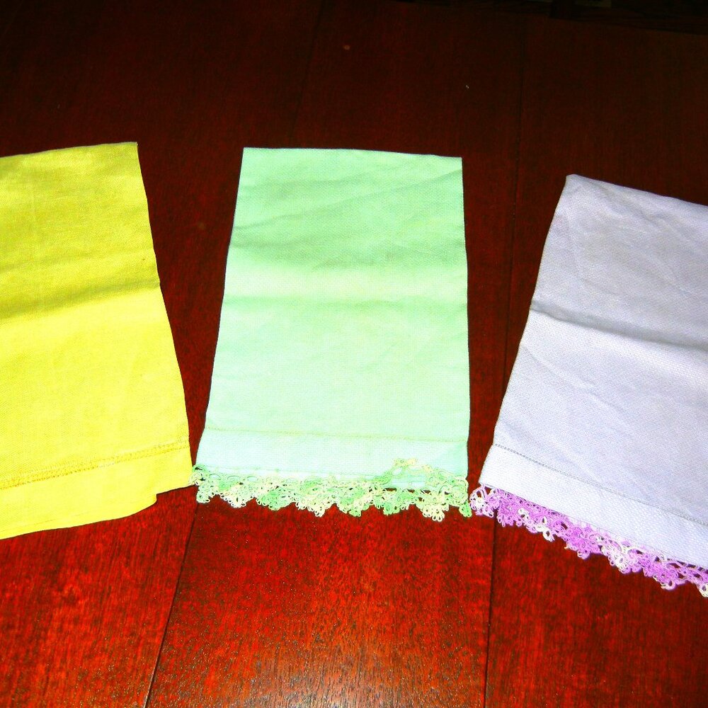 3 Vintage Handmade LINEN Crochet Tatted Trim ESTATE GUEST TEA HAND TOWELS